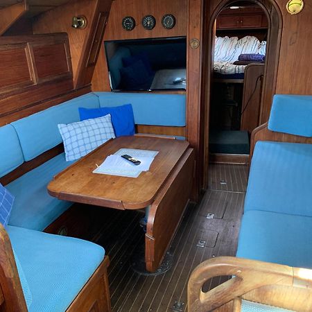 Unique Wooden Sail Yacht + 2 Bikes Included! Otel Sant Adria de Besos Dış mekan fotoğraf
