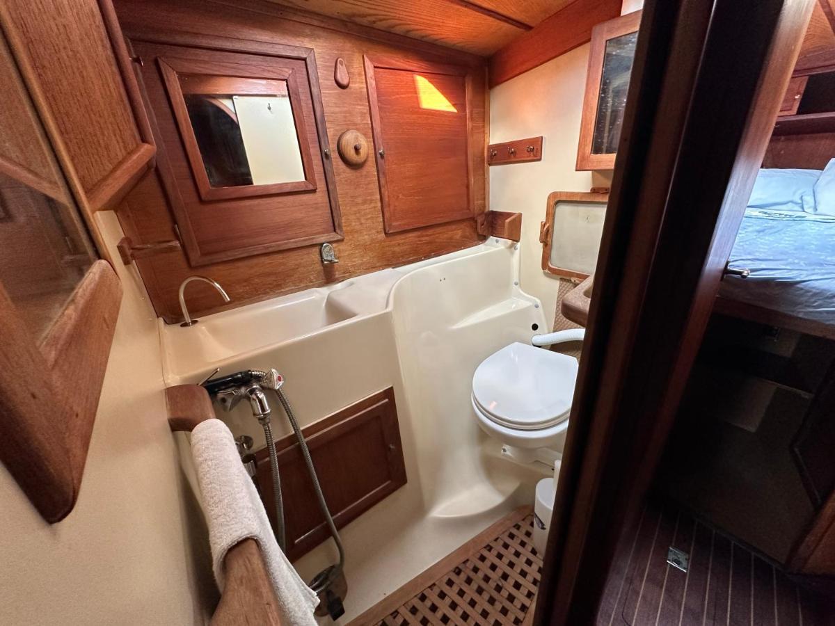 Unique Wooden Sail Yacht + 2 Bikes Included! Otel Sant Adria de Besos Dış mekan fotoğraf