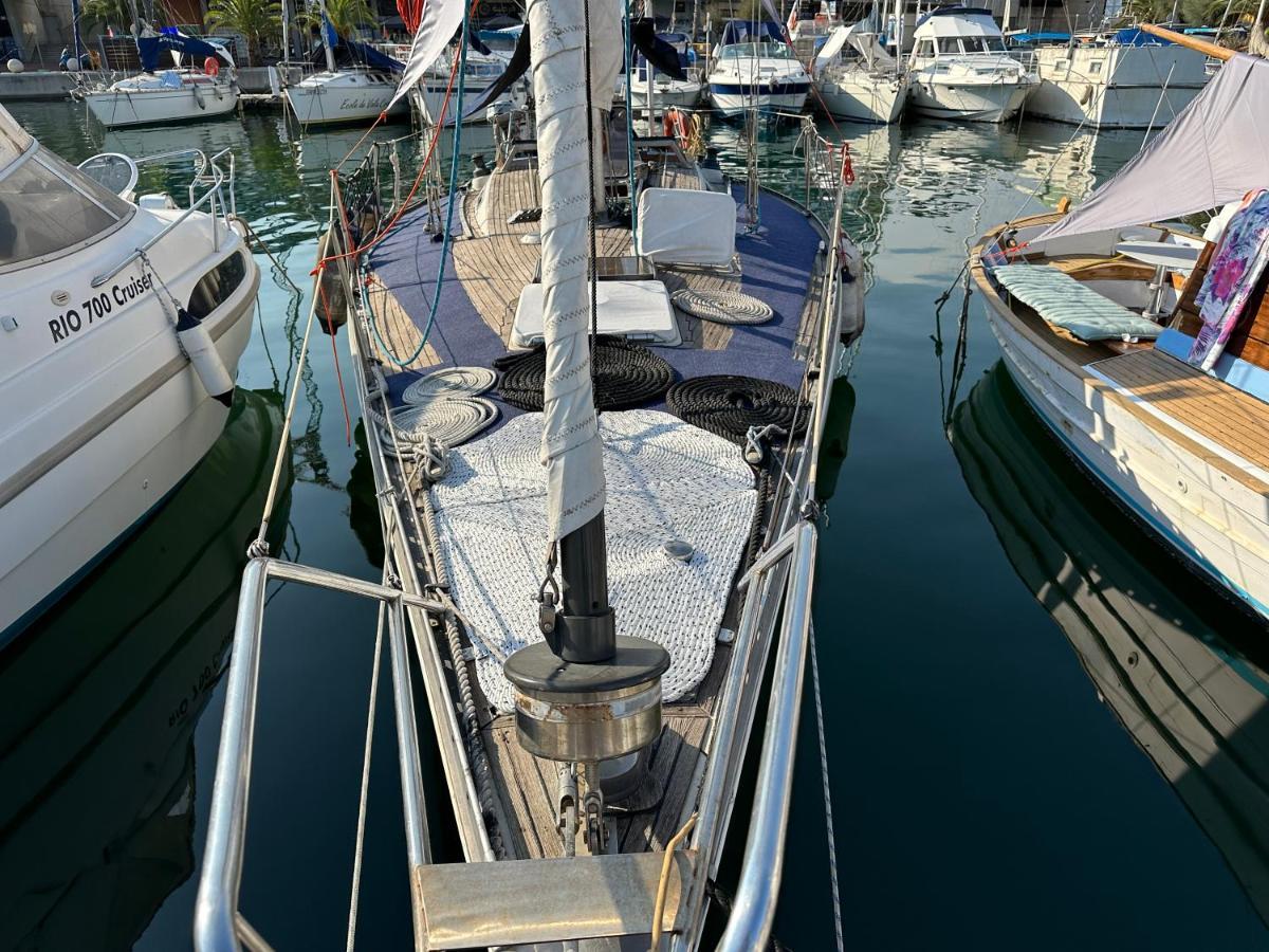 Unique Wooden Sail Yacht + 2 Bikes Included! Otel Sant Adria de Besos Dış mekan fotoğraf