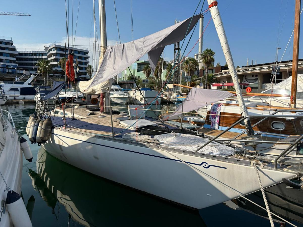 Unique Wooden Sail Yacht + 2 Bikes Included! Otel Sant Adria de Besos Dış mekan fotoğraf