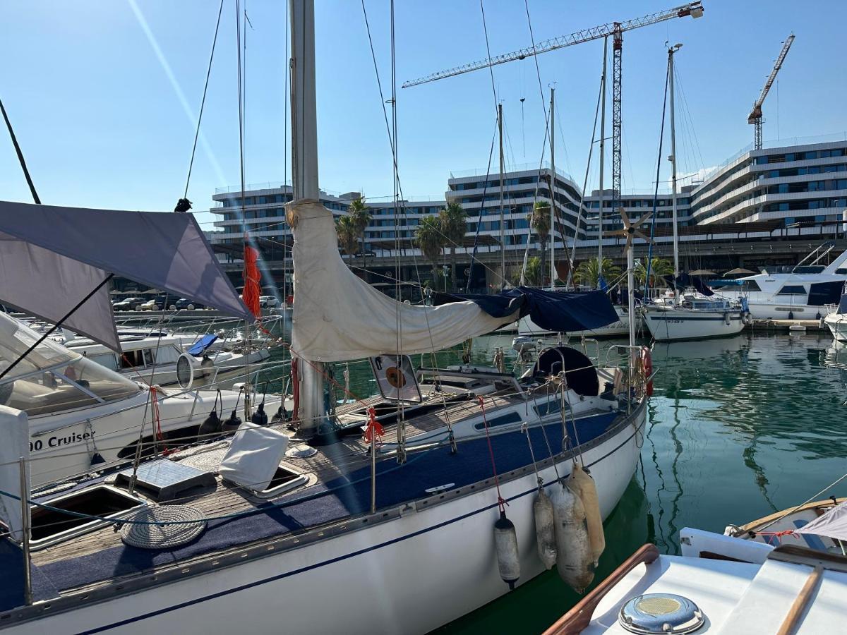 Unique Wooden Sail Yacht + 2 Bikes Included! Otel Sant Adria de Besos Dış mekan fotoğraf
